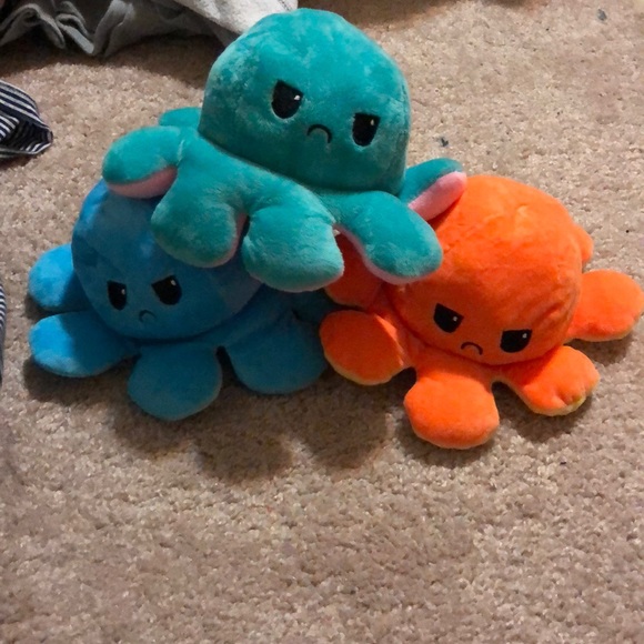 Reversible octopus plushy - Picture 2 of 2